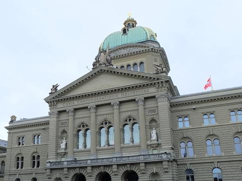 « Elections fédérales : les partis politiques suisses savent-ils faire campagne ? »