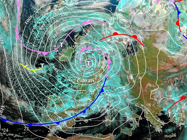 ECCE Weather Club - Storm Ciarán: ingredients for an explosive cyclogenesis and how they could evolve in a warmer climate