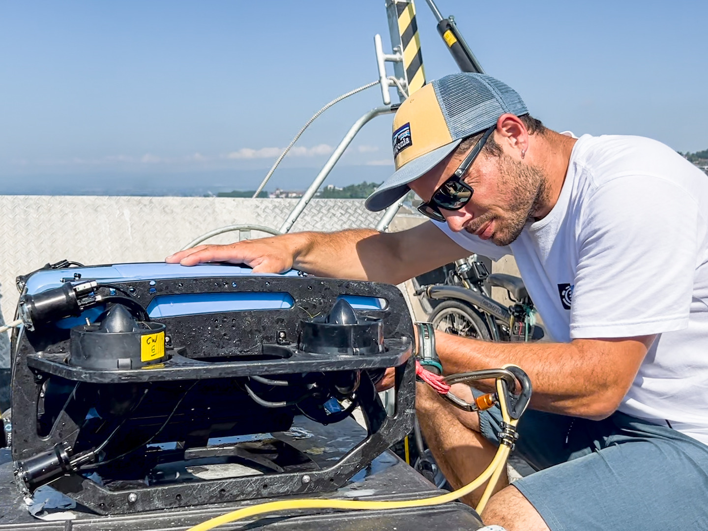  LéXPLORE is equipped with state-of-the-art instruments. Here is Guillaume Cunillera, the platform's chief technician. 