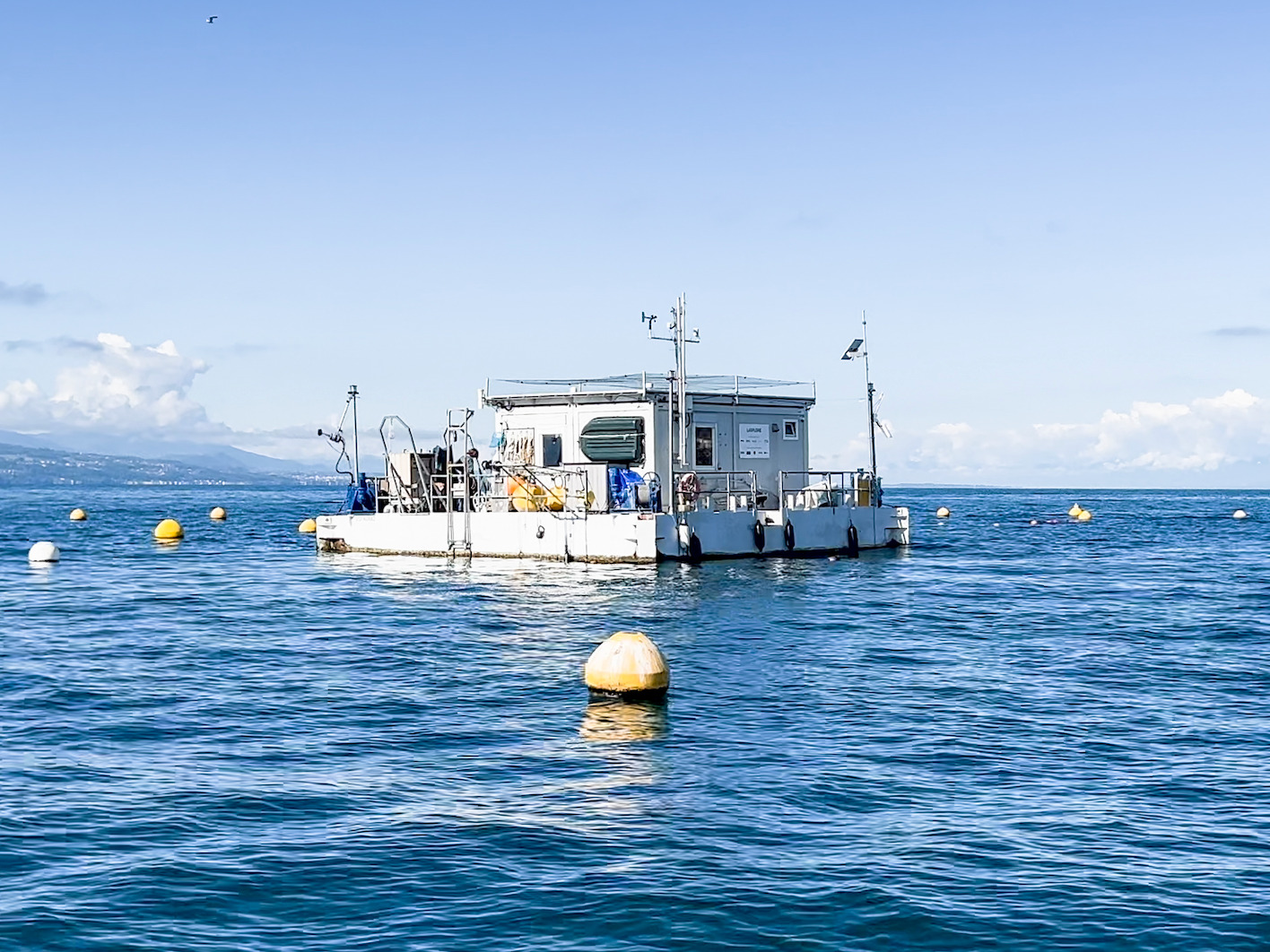 Why does Lake Geneva emit large quantities of CO2? UNIL scientists provide the answer and solve a scientific enigma