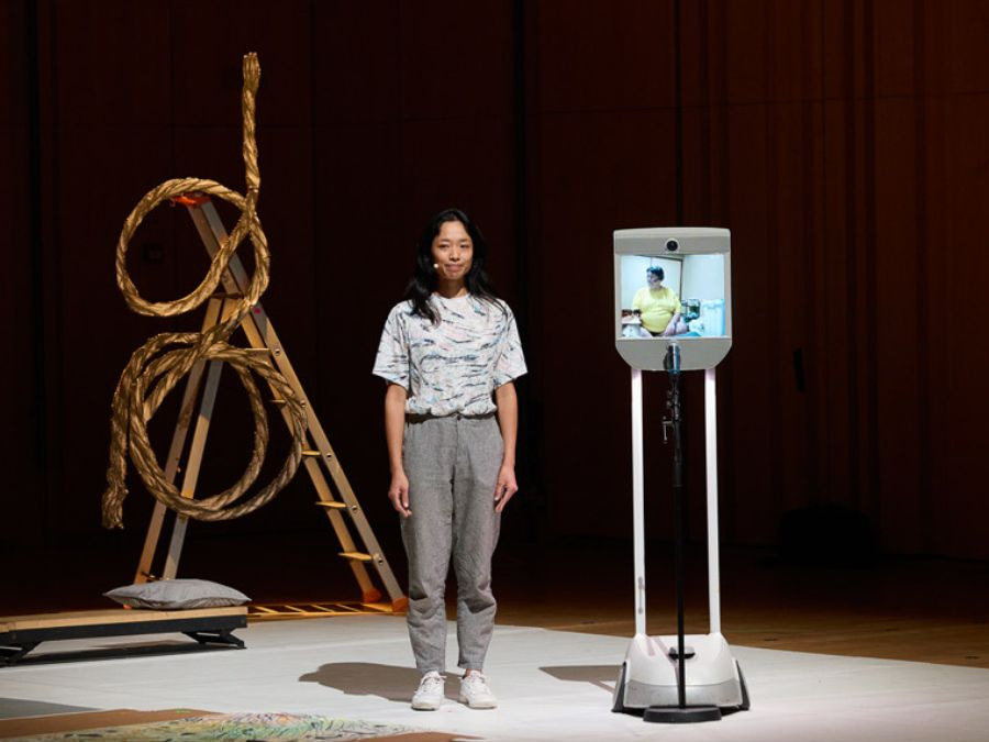 Du Japon à Lausanne, réunion sur le plateau de La Grange avec le spectacle HIKU